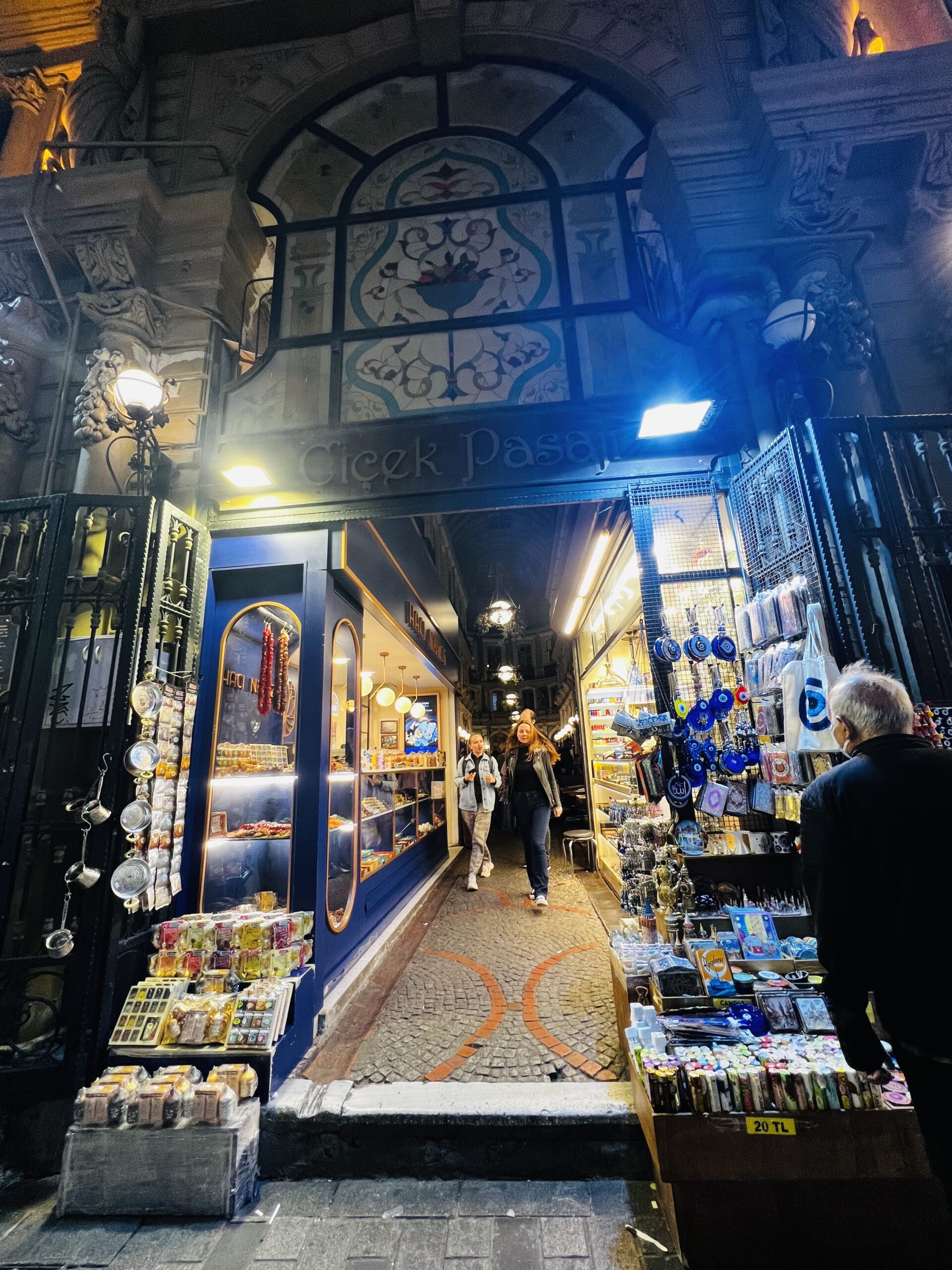 Best Shopping Places In Istanbul! Bazaars & Markets! TravellerAtHeart